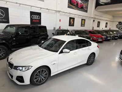 Usado BMW 320e M Sport 204 CV (150 kW) 2022 Blanco Berlina