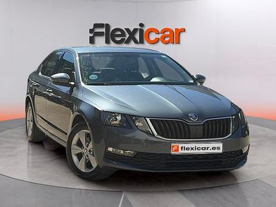 Usado Skoda Octavia 116 CV (85 kW) 2019 Gris Berlina