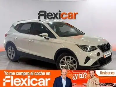 Usado Seat Arona Xperience 110 CV (80 kW) 2023 Blanco SUV