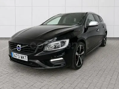 Usado Volvo V60 R-Design 190 CV (139 kW) 2018 Negro Familiar