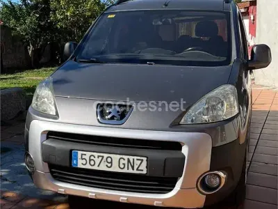 Usado Peugeot Partner Tepee Outdoor 90 CV (66 kW) 2009 Marrón Monovolumen