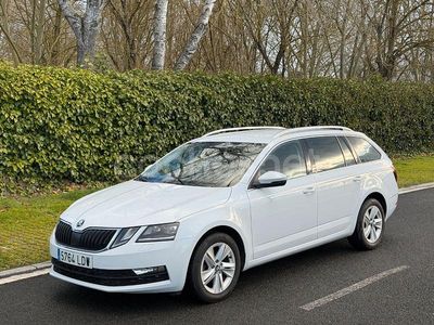 Blanco Usado 2020 Skoda Octavia Ambition Familiar | 12.990 € (Precio justo)