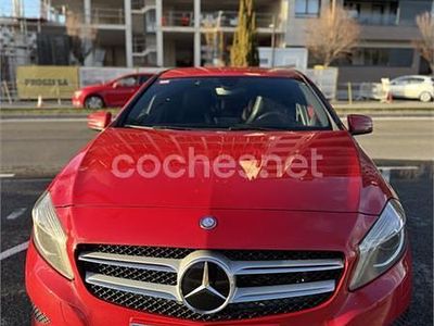 Rojo Usado 2014 Mercedes A180 Style Berlina | 9800 € (Precio justo)