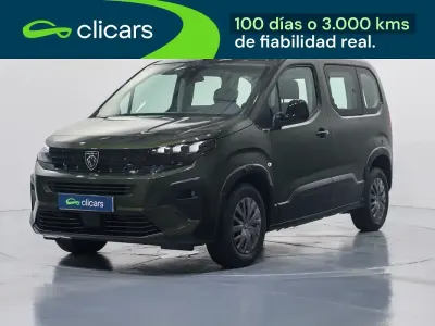 Usado Peugeot Rifter Allure 100 CV (73 kW) 2025 Verde Monovolumen