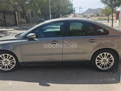 Gris / plata Usado 2004 Volvo S40 Momentum Berlina | 3500 € (Precio justo)