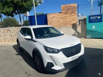 Usado Peugeot 2008 Active 100 CV (73 kW) 2021 Blanco SUV
