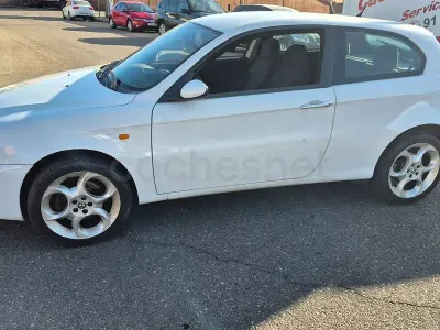 Usado Alfa Romeo 147 Distinctive 120 CV (88 kW) 2003 Blanco Utilitario