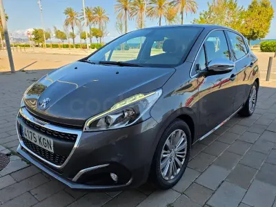 Käytetty Peugeot 208