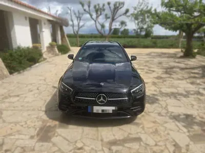 Usado Mercedes E300 194 CV (142 kW) 2021 Negro Familiar