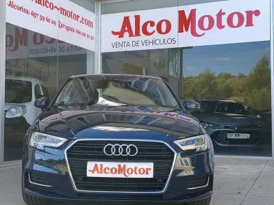 Usado Audi A3 Design 116 CV (85 kW) 2018 Azul Berlina