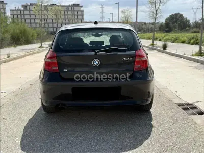 Usado BMW 118 122 CV (89 kW) 2008 Negro Utilitario