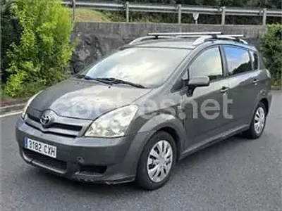 Usado Toyota Corolla Verso Sol 90 CV (66 kW) 2004 Gris / plata Monovolumen