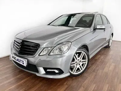 Usado Mercedes E350 Elegance 231 HP (169 kW) 2010 Cinzento Sedan