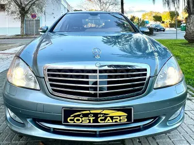 Usado Mercedes S500 388 CV (285 kW) 2008 Gris / plata Berlina