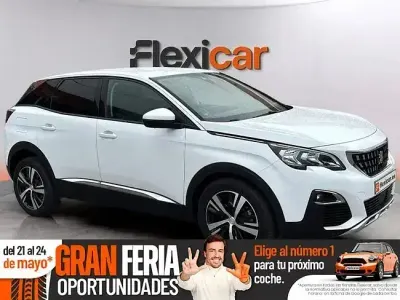 Usado Peugeot 3008 Allure 130 CV (95 kW) 2019 Blanco SUV