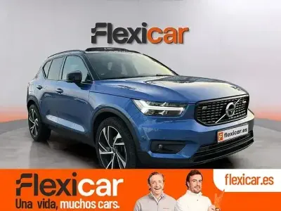 Usado Volvo XC40 R-Design 163 HP (119 kW) 2019 Azul SUV