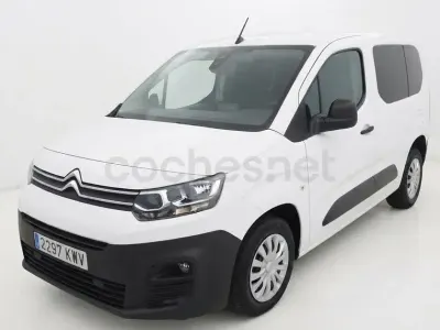 Usado Citroën Berlingo Live 100 CV (73 kW) 2019 Blanco Monovolumen