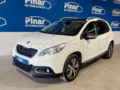 Usado Peugeot 2008 Allure 100 CV (73 kW) 2015 Blanco SUV
