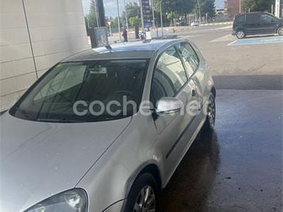 Gris / plata Usado 2004 VW Golf IV Sportline Berlina | 2300 €