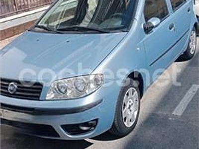 Usado Fiat Punto Dynamic 60 CV (44 kW) 2005 Azul Utilitario