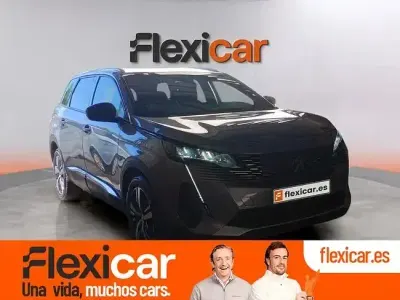 Usado Peugeot 5008 GT 130 CV (95 kW) 2024 Gris SUV