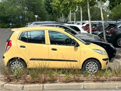 Usado Hyundai i10 Comfort 66 CV (48 kW) 2008 Amarillo Utilitario