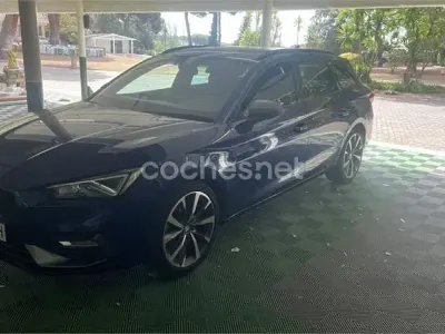 Usado Seat Leon FR 150 CV (110 kW) 2021 Azul Familiar