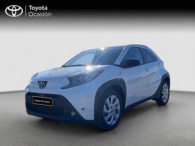 Usado Toyota Aygo X Play 72 CV (52 kW) 2024 Blanco SUV