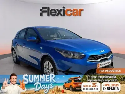 Usado Kia Ceed 100 CV (73 kW) 2021 Azul Utilitario