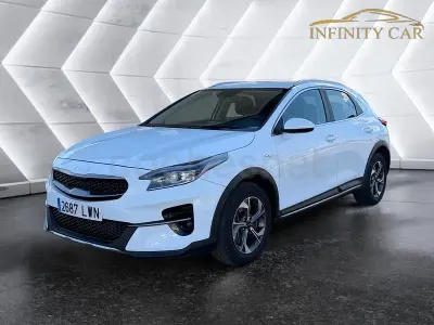 Usado Kia XCeed 136 CV (100 kW) 2022 Blanco SUV