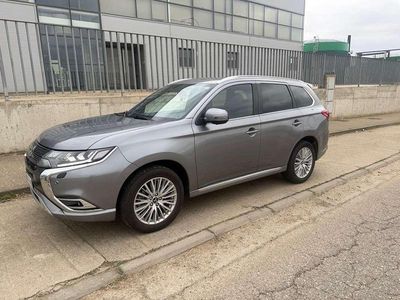 Usado Mitsubishi Outlander P-HEV 224 CV (164 kW) 2018 Gris SUV