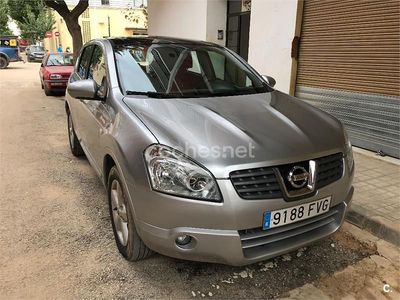 Gris / plata Usado 2007 Nissan Qashqai Tekna SUV | 4300 €