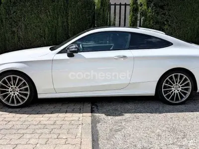 Usado Mercedes C220 AMG line 170 CV (125 kW) 2016 Blanco Coupe