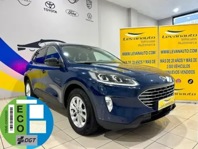Usado Ford Kuga Titanium 191 CV (140 kW) 2022 Azul SUV