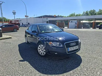 Usado Audi A4 130 CV (95 kW) 2005 Azul Berlina