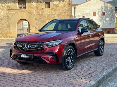 Usado Mercedes GLC220 197 CV (144 kW) 2023 Granate SUV