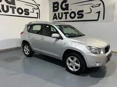 Usado Toyota RAV4 Luna 136 CV (100 kW) 2007 Gris / plata SUV