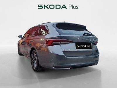 Gris Usado 2024 Skoda Octavia Selection Familiar | 31.000 € (Precio justo)
