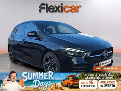 Usado Mercedes B200 150 CV (110 kW) 2022 Negro Utilitario