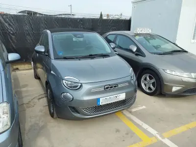 Usado Fiat 500e Icon 86 kW (118 CV) 2022 Gris Descapotable