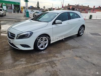 Usado Mercedes A200 Urban 136 CV (100 kW) 2013 Blanco Berlina