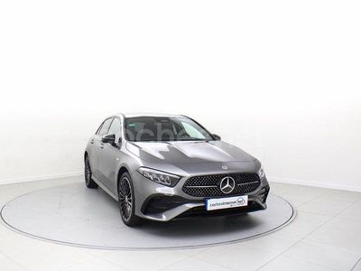 Gris / plata Nuevo 2025 Mercedes A250 Berlina | 45.900 € (Un poco caro)