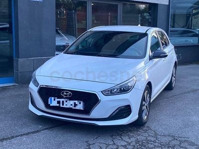 Usado Hyundai i30 GO! 110 CV (80 kW) 2018 Blanco Berlina