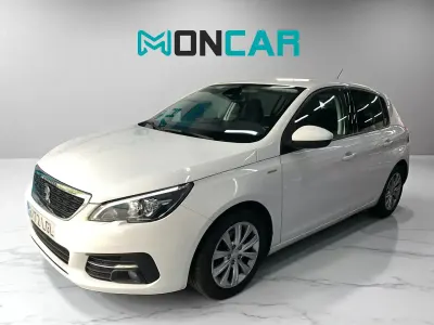 Usado Peugeot 308 Style 100 CV (73 kW) 2020 Blanco Berlina