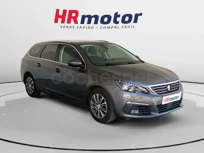 Usado Peugeot 308 SW Allure 130 CV (95 kW) 2021 Gris / plata Familiar