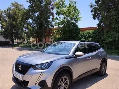 Usado Peugeot 2008 Allure 130 CV (95 kW) 2022 Gris / plata SUV