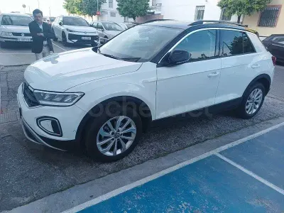 Usado VW T-Roc Advance 110 CV (80 kW) 2022 Blanco SUV