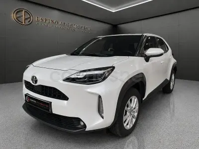 Usado Toyota Yaris Cross Active 116 CV (85 kW) 2023 Blanco SUV