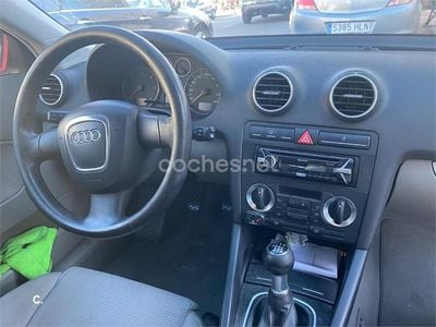 Usado Audi A3 Ambition 140 CV (102 kW) 2005 Rojo Utilitario