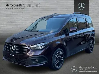 Nuevo Mercedes T180 116 CV (85 kW) 2026 Rojo Monovolumen